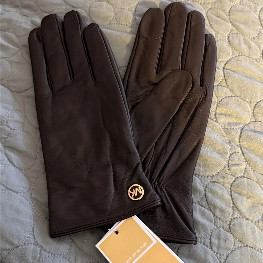 Michael Kors Black Leather Gloves with Touch Tip